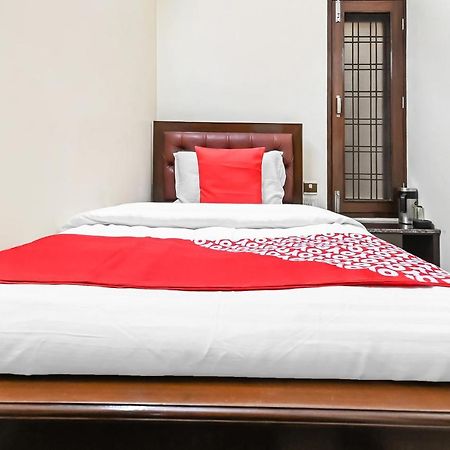 Oyo 49672 Hotel Galaxy Moradabad Eksteriør billede