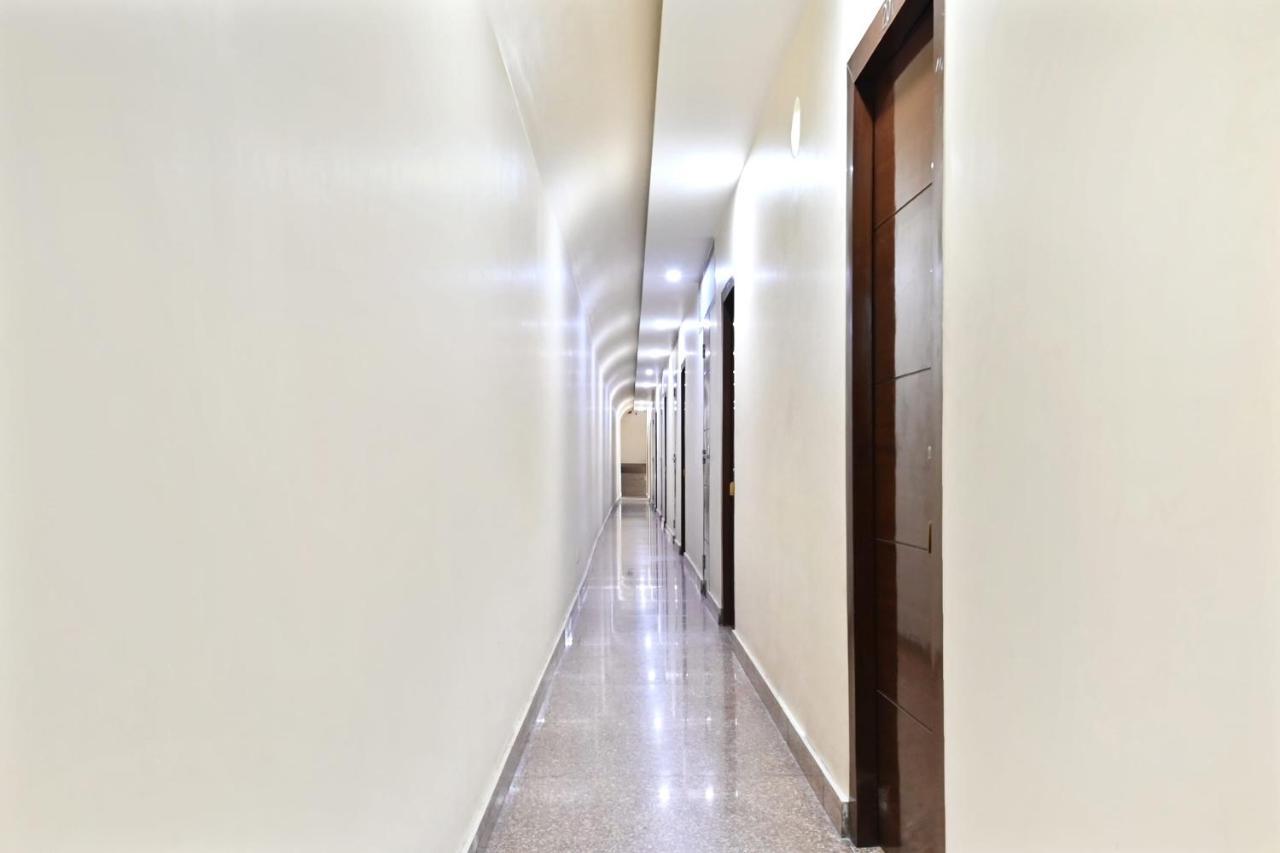 Oyo 49672 Hotel Galaxy Moradabad Eksteriør billede