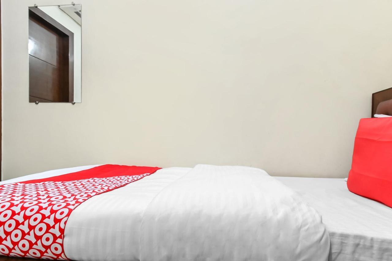 Oyo 49672 Hotel Galaxy Moradabad Eksteriør billede