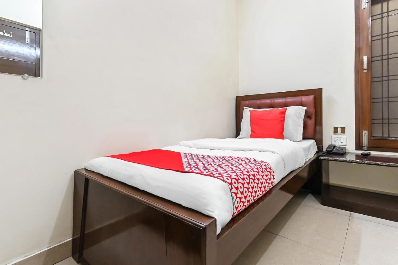 Oyo 49672 Hotel Galaxy Moradabad Eksteriør billede